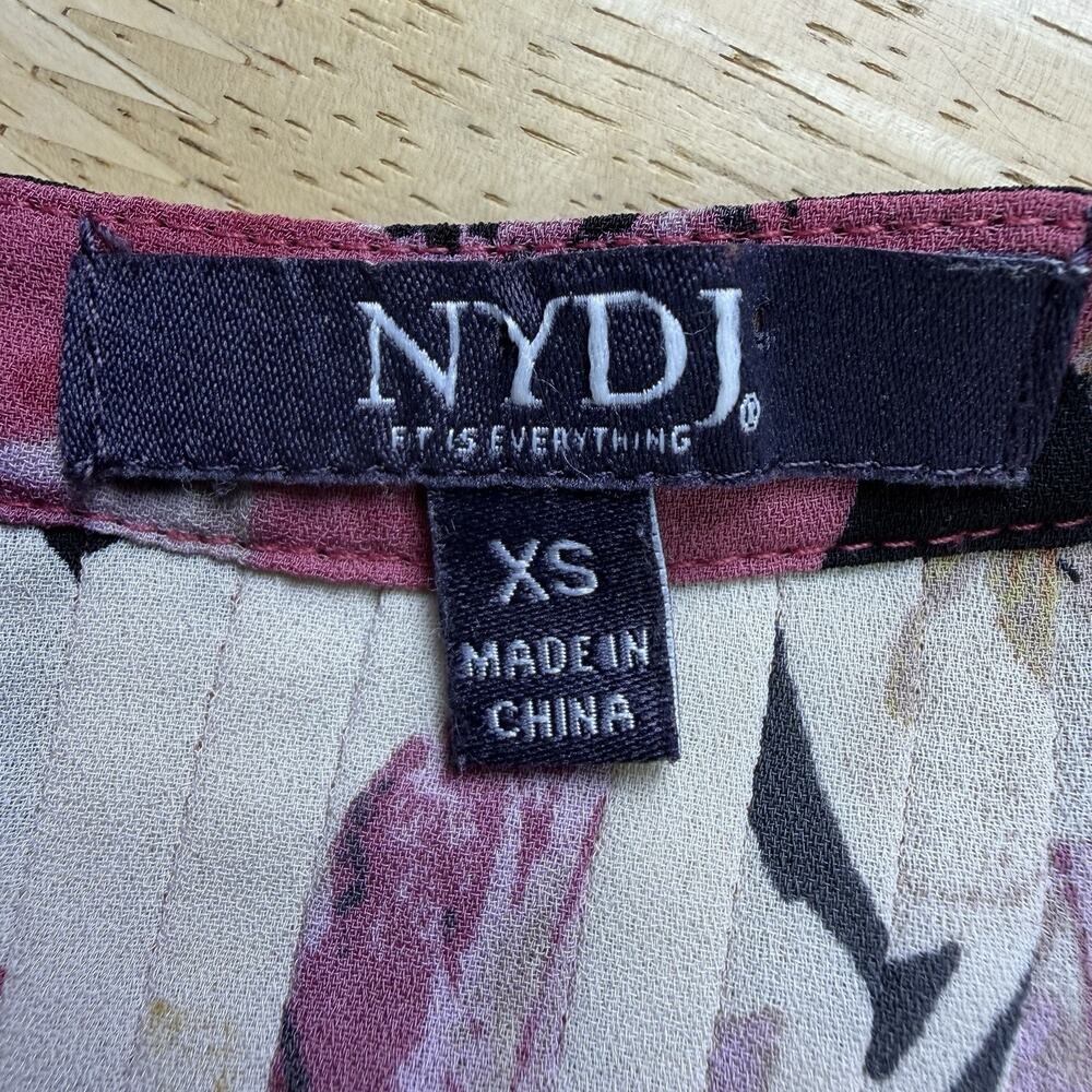 NYDJ Not your Daughters Jeans Pintuck Blouse Floral Pink XS Feminine Career - Picture 8 of 12